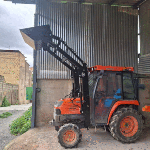 Se fabrican palas cargadoras para mini tractores con balancín para que el cazo suba y baje en la misma posición sin necesidad de regularlo, con enganche rápido al tractor y al cazo.